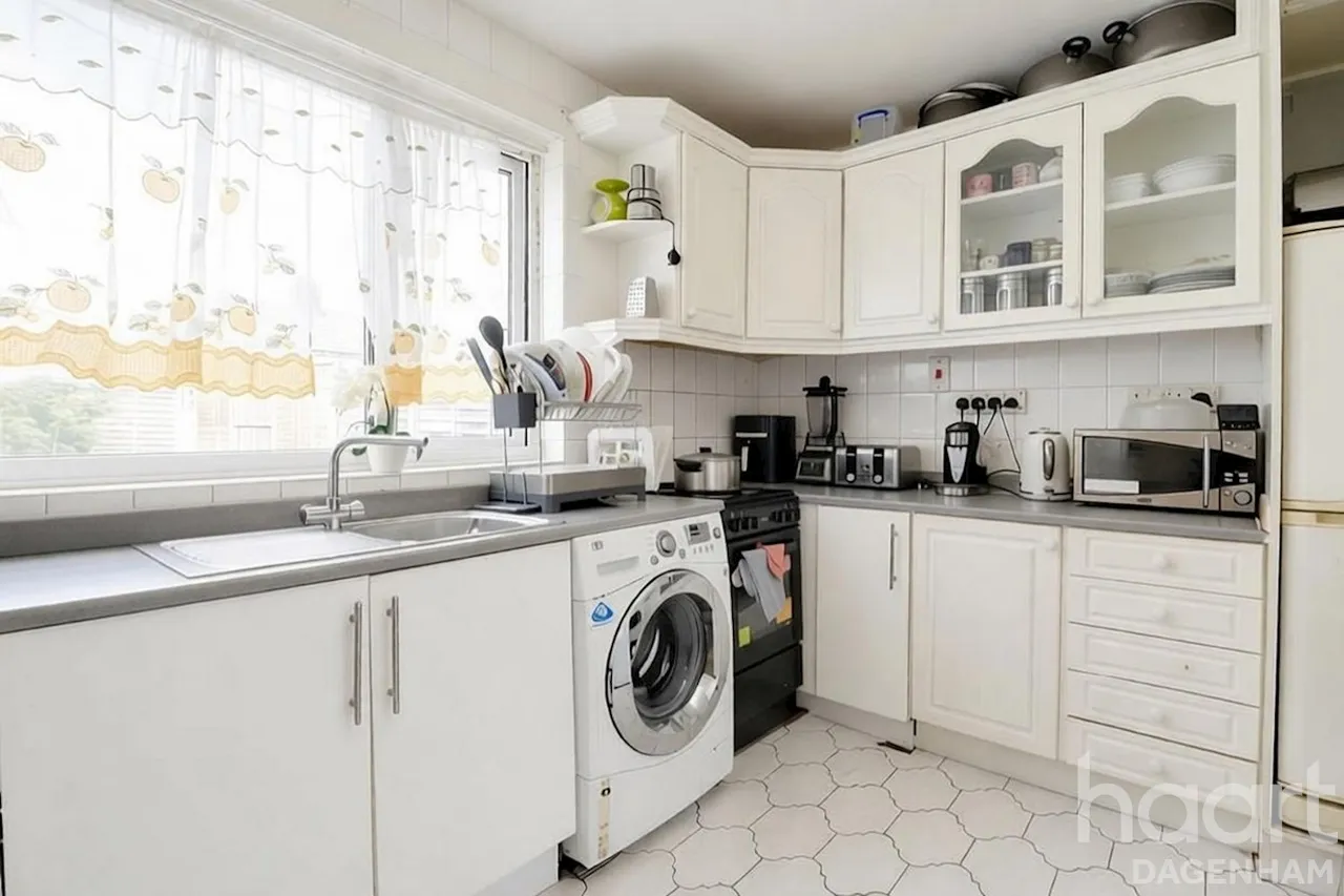 Rowney Gardens, Dagenham, RM9, photo 6