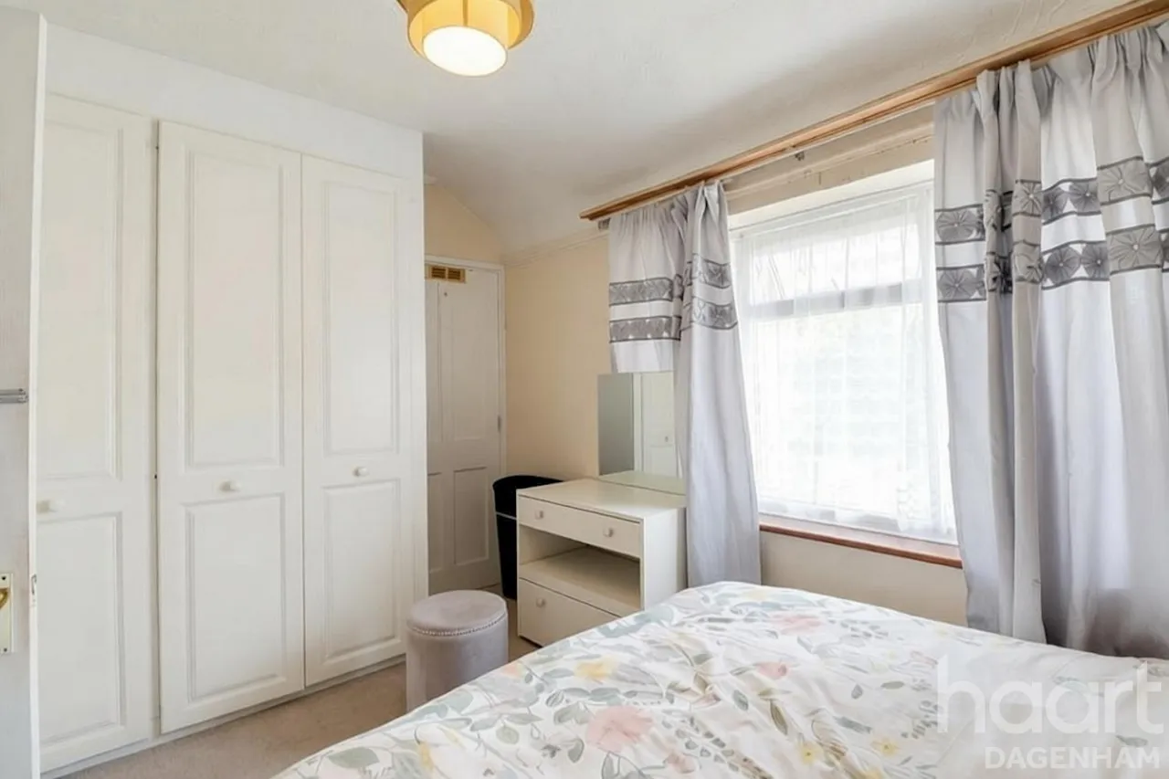 Rowney Gardens, Dagenham, RM9, photo 13