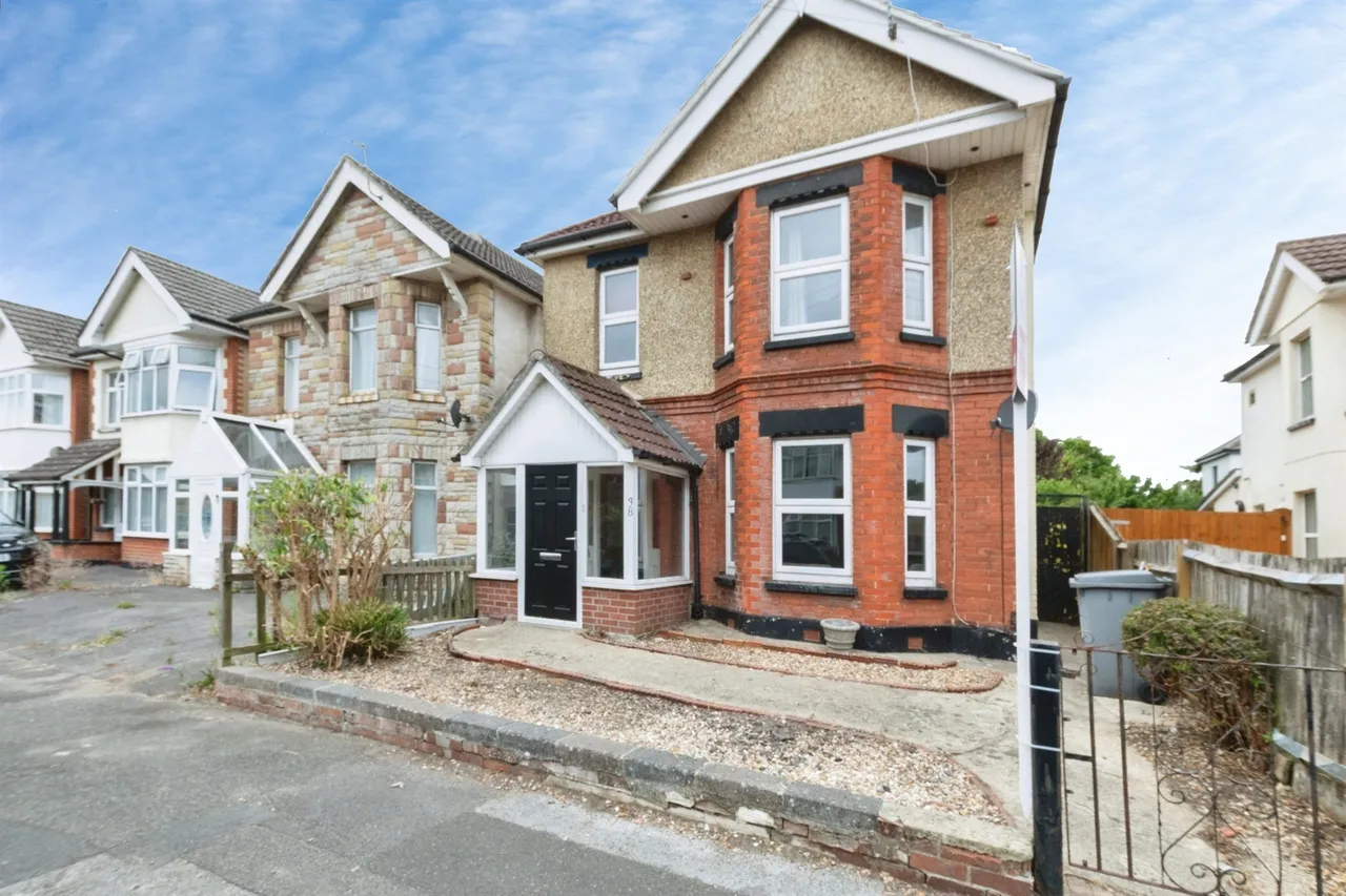 4 bed house for sale — Bingham Road, Bournemouth