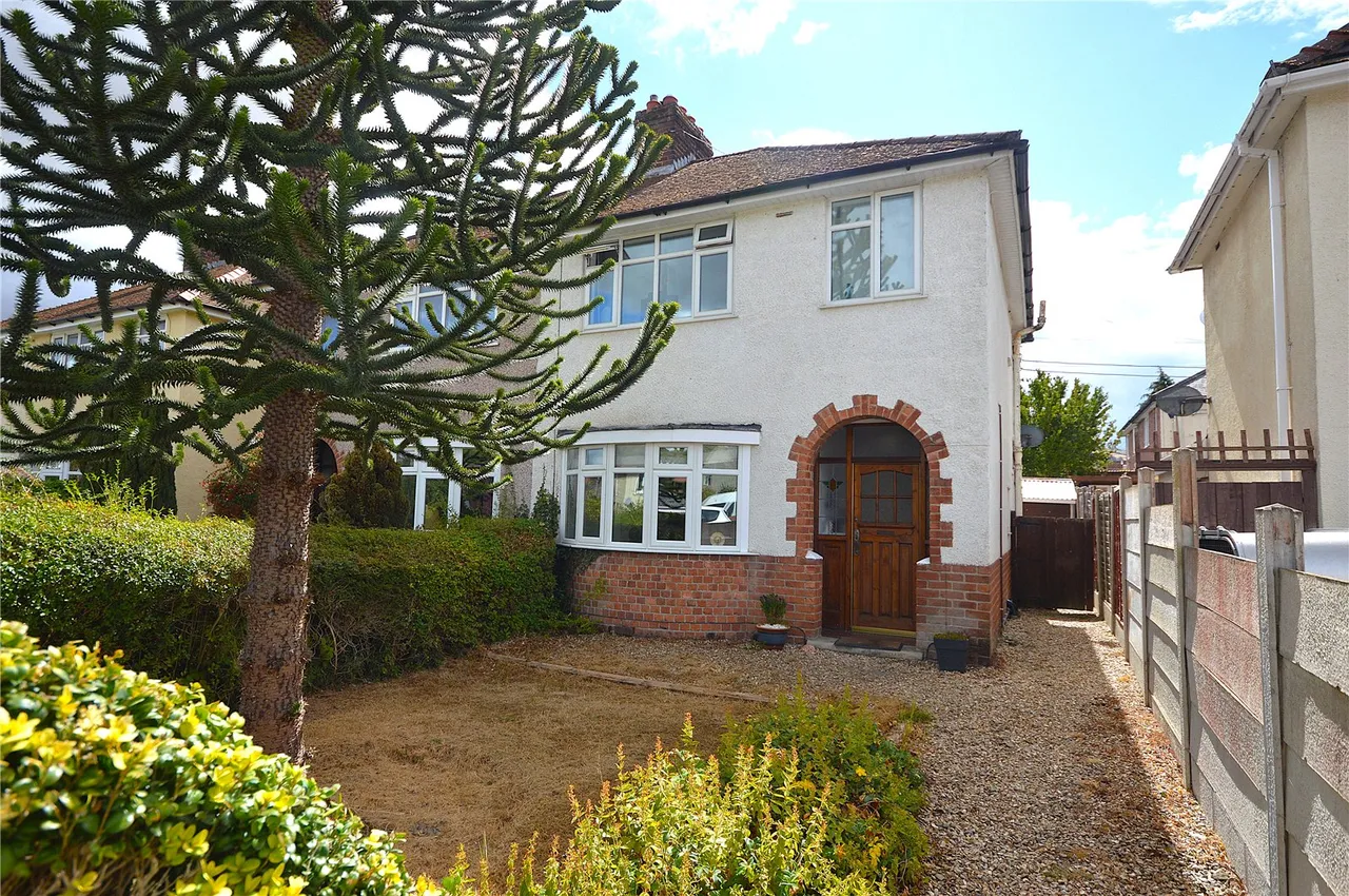 3 bed house for sale, Llanidloes Road, Newtown