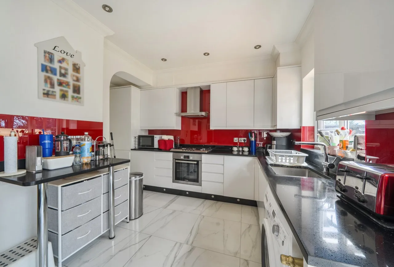 Summit Avenue, London, NW9 0TH, photo 5