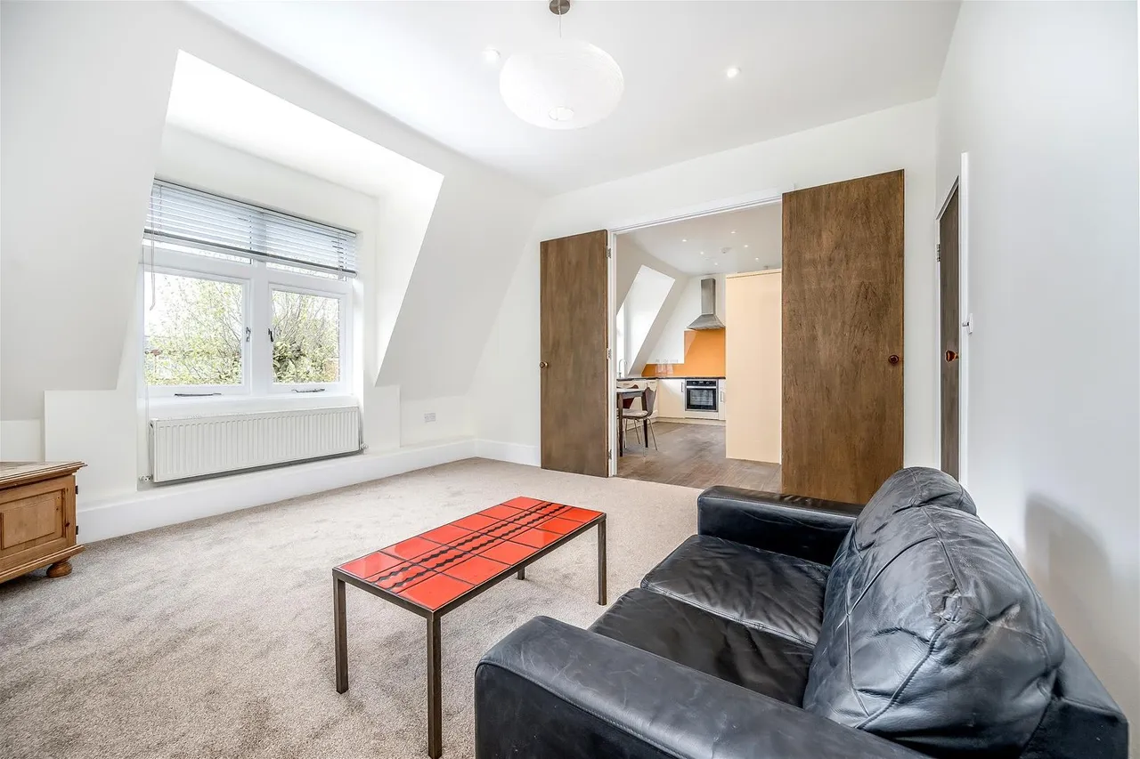 3 bed flat to rent — Brondesbury Road, Queens Park, London