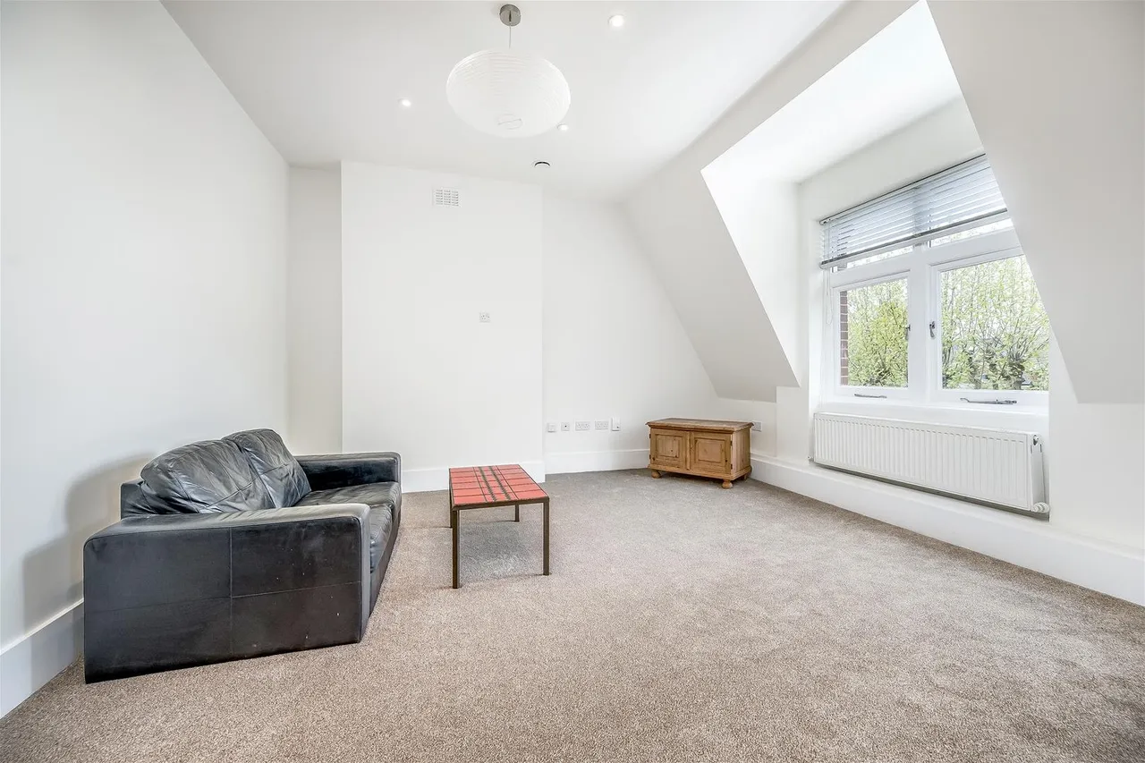 Brondesbury Road, Queens Park, London, photo 9