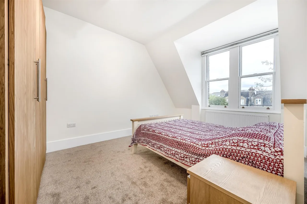 Brondesbury Road, Queens Park, London, photo 3