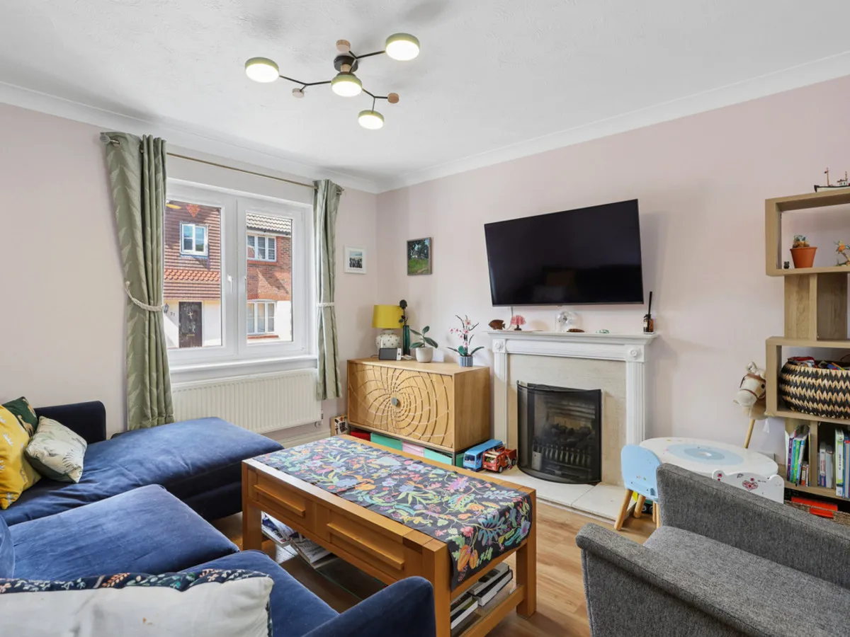 Lynton Close, Farnham, GU9, photo 5