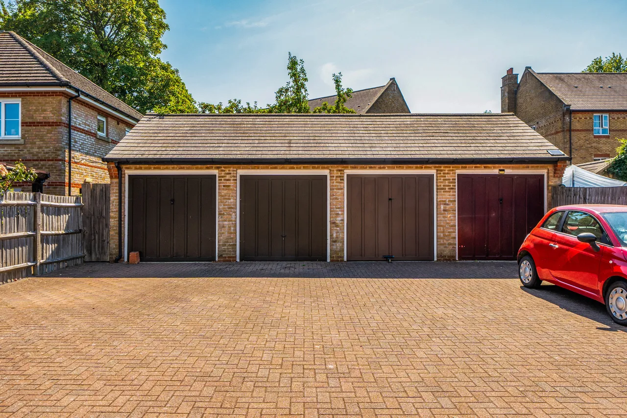 Alexander Crescent, Caterham, CR3, photo 8