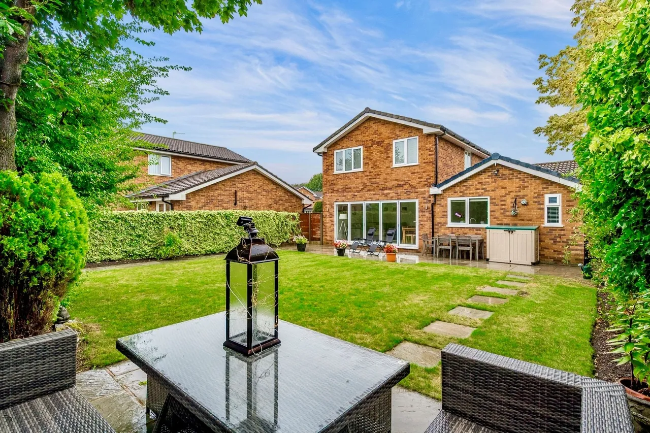 Lambourn Close, Stockport, photo 4