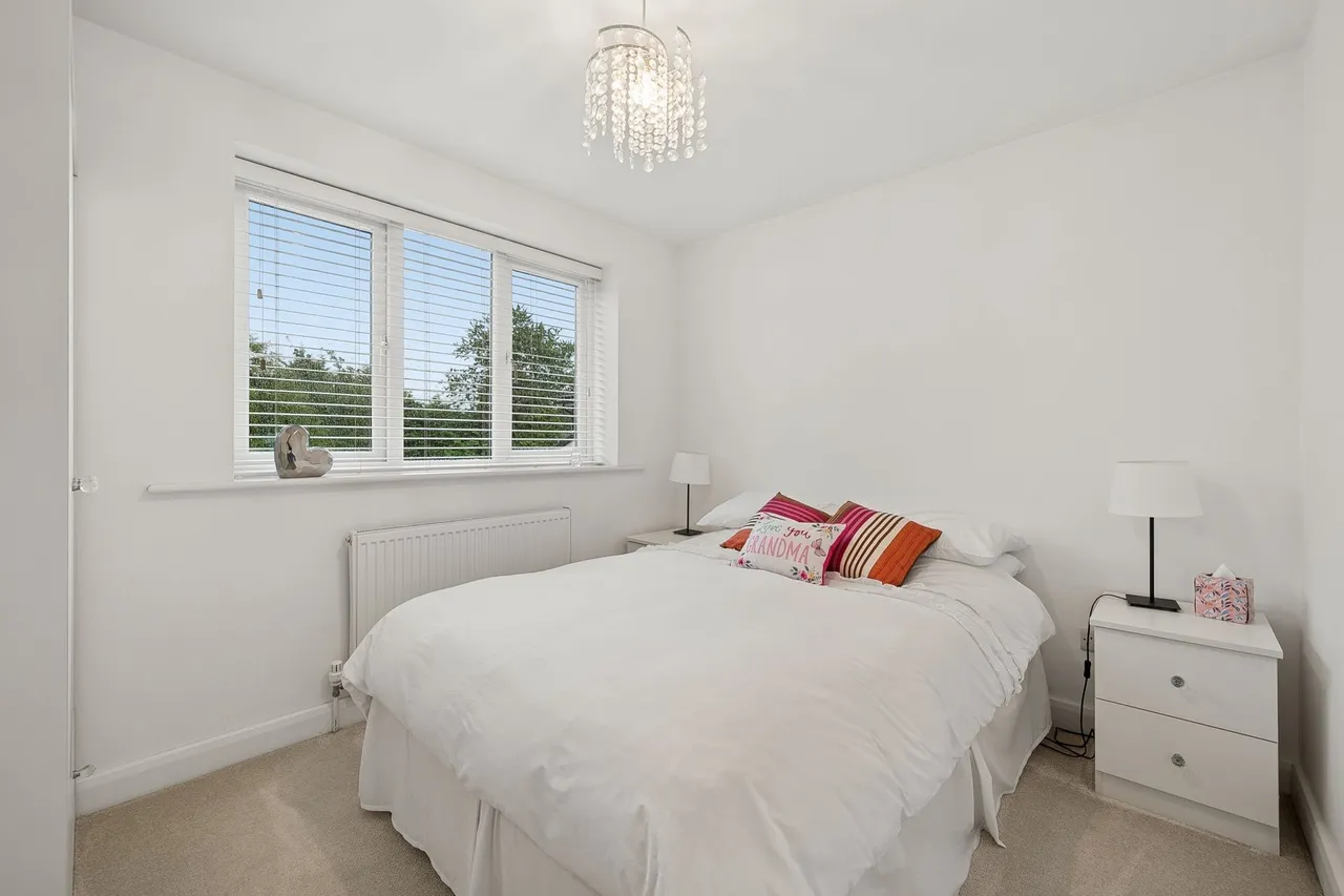Lambourn Close, Stockport, photo 19