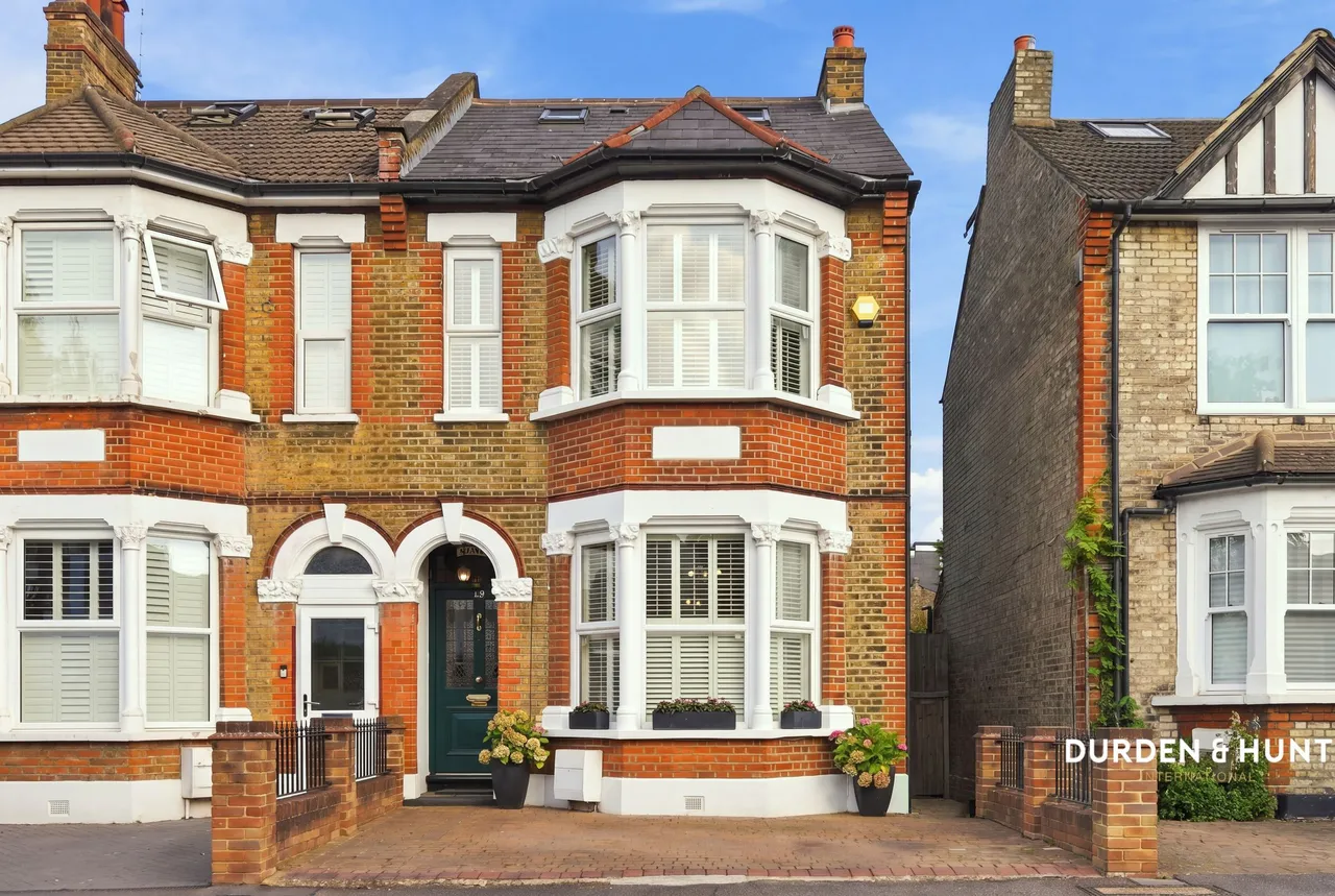 5 bed house for sale, Wellington Road, Wanstead, E11