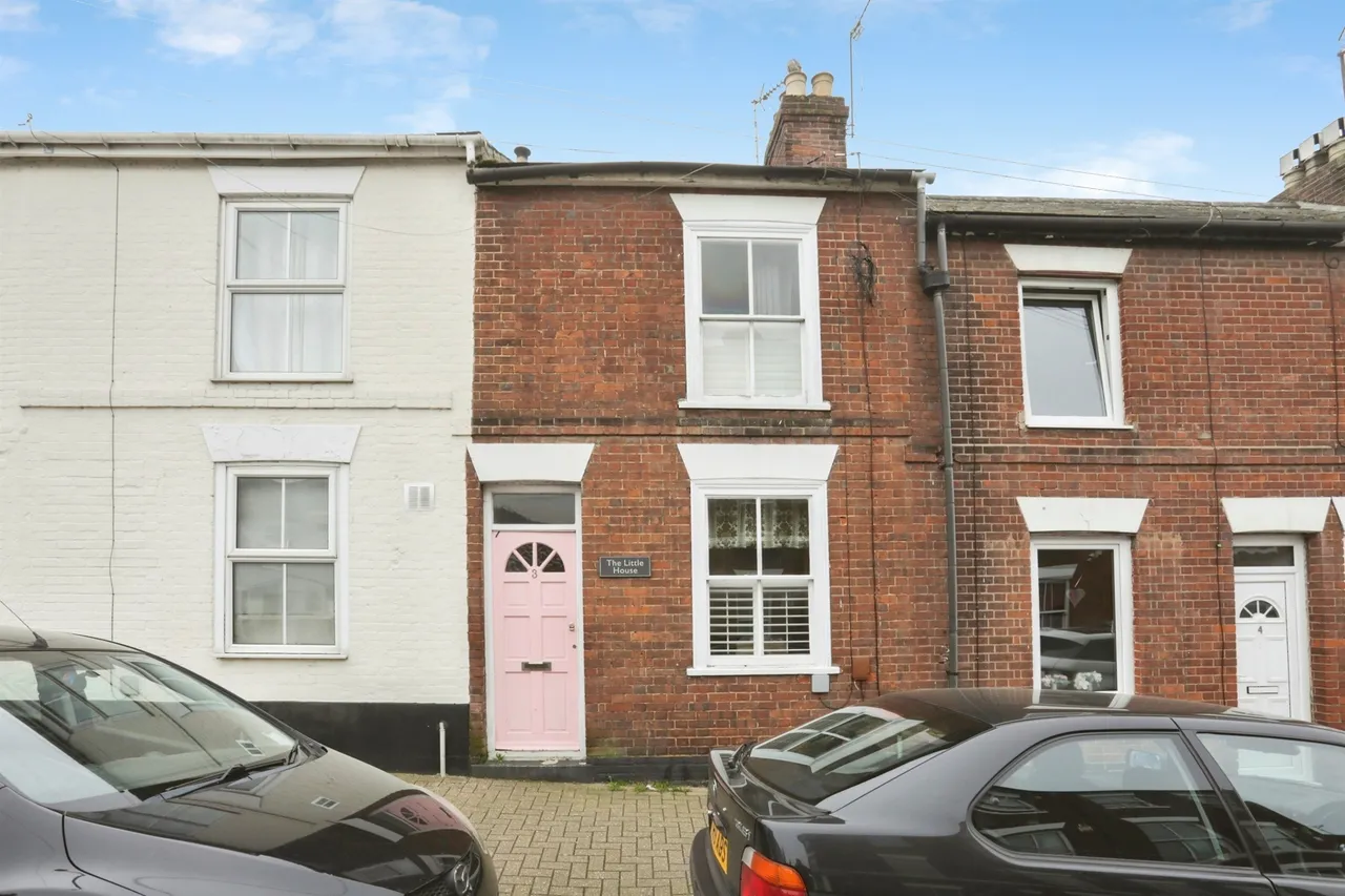 2 bed house for sale — Ipswich Street, Bury St. Edmunds