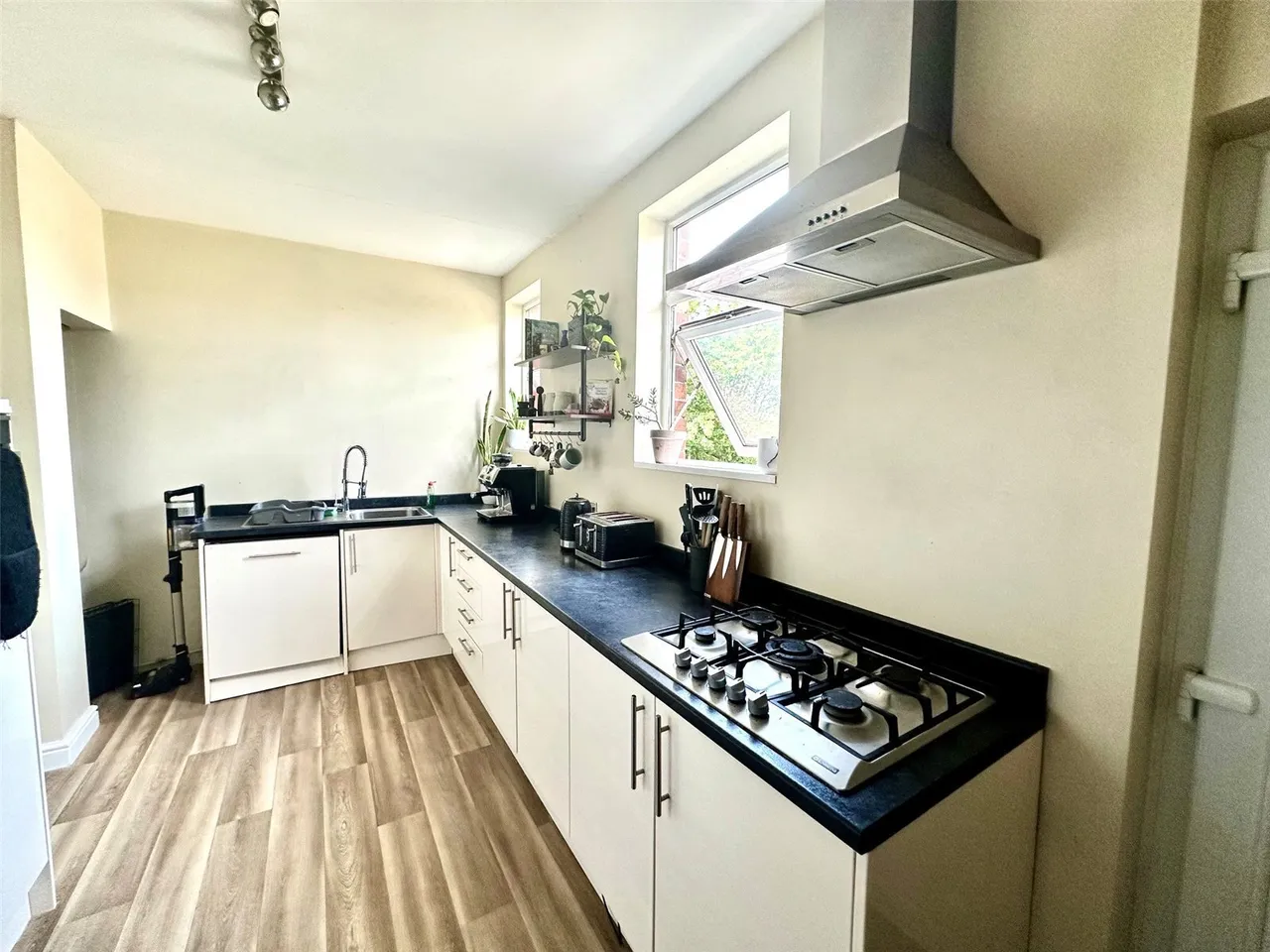 Flanshaw Crescent, Wakefield, West Yorkshire, WF2, photo 5