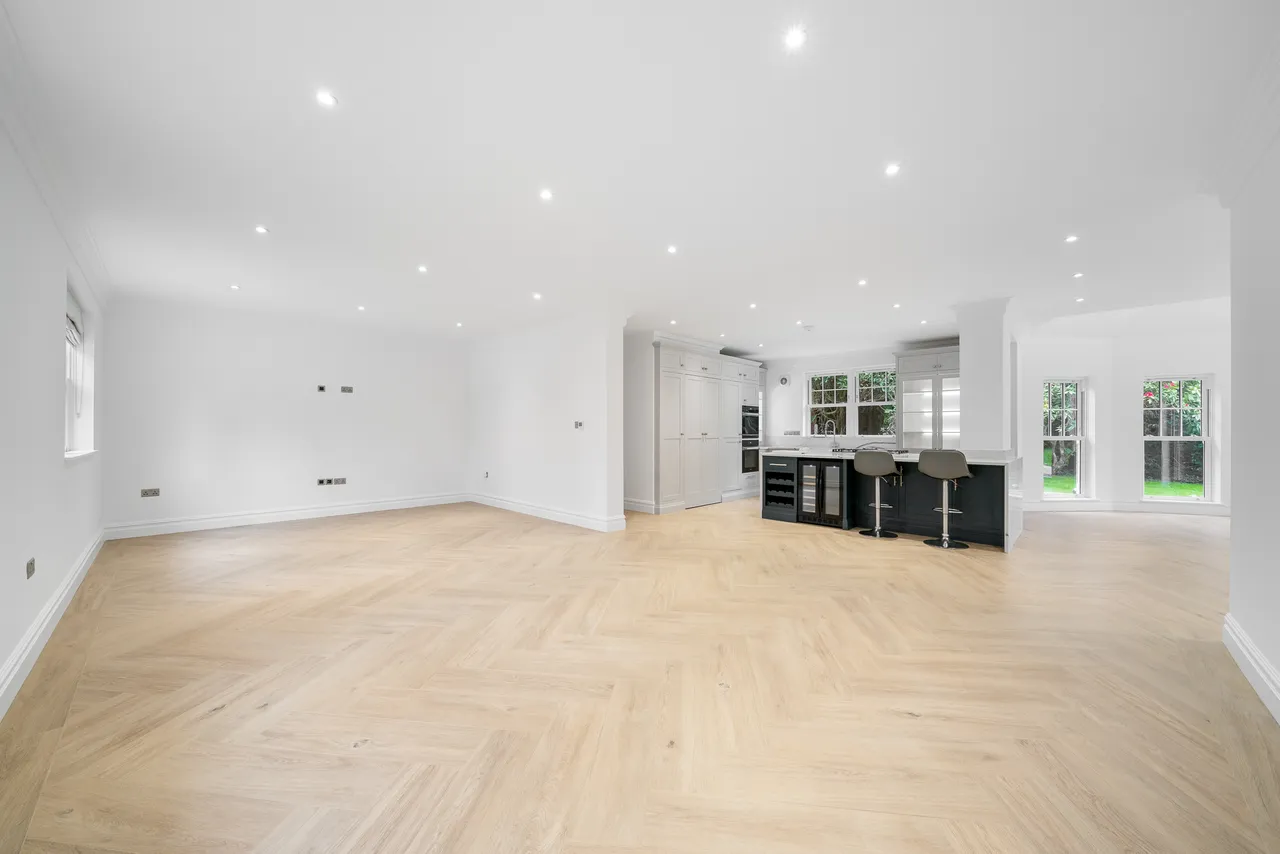 Hockering Road, Woking, Surrey, photo 6
