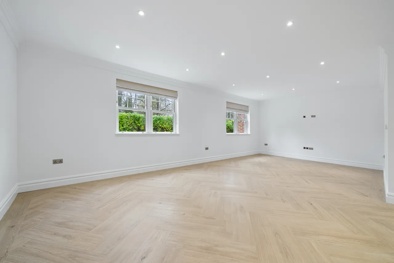 Hockering Road, Woking, Surrey, photo 11