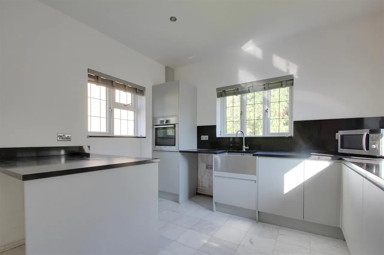 Lansdowne Road, Worthing, photo 7