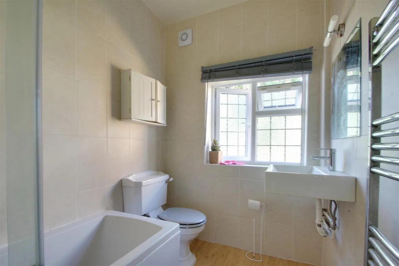 Lansdowne Road, Worthing, photo 11