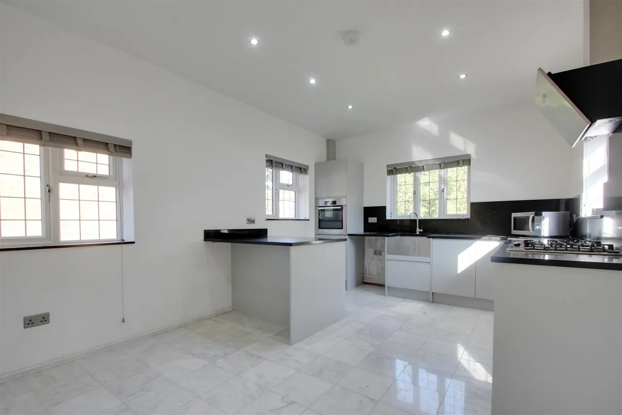 Lansdowne Road, Worthing, photo 8