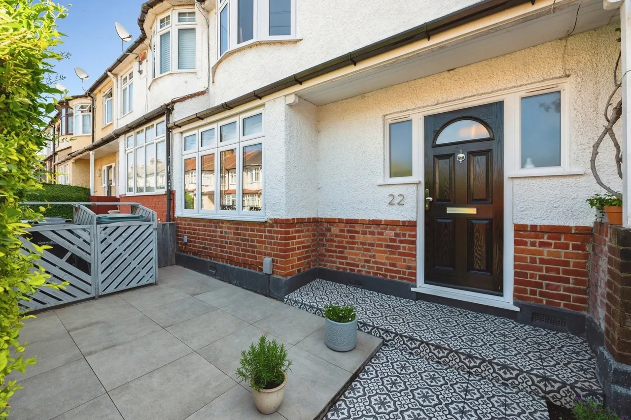 3 bed house for sale, Pinnocks Avenue, Gravesend, DA11