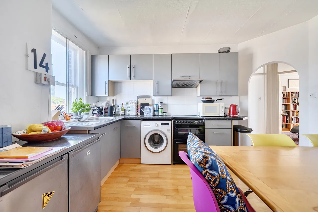 11 St Georges Mansions, Causton Street, London, photo 5