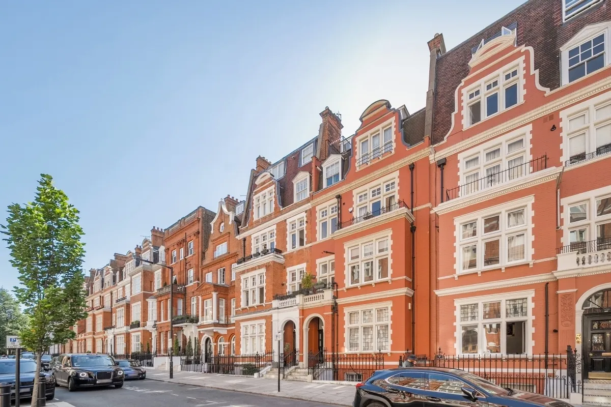 2 bed flat to rent — Palace Court London W2