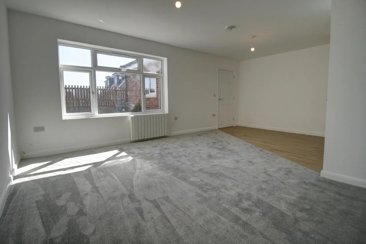 2 bed flat for sale, Hever Road, Sevenoaks, TN15