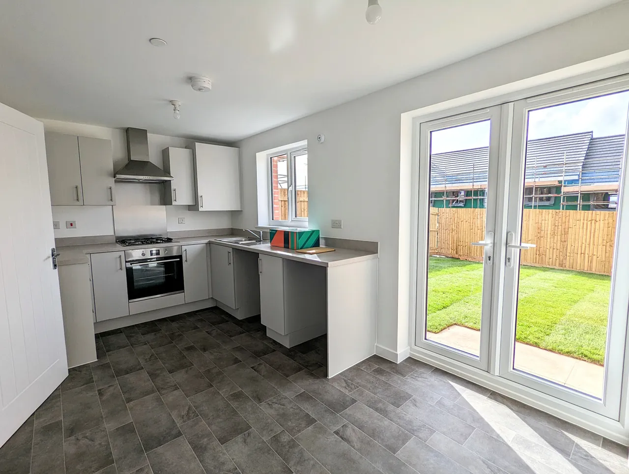 3 bed house to rent, Heol Y Gylfinir, Llanilid, CF72