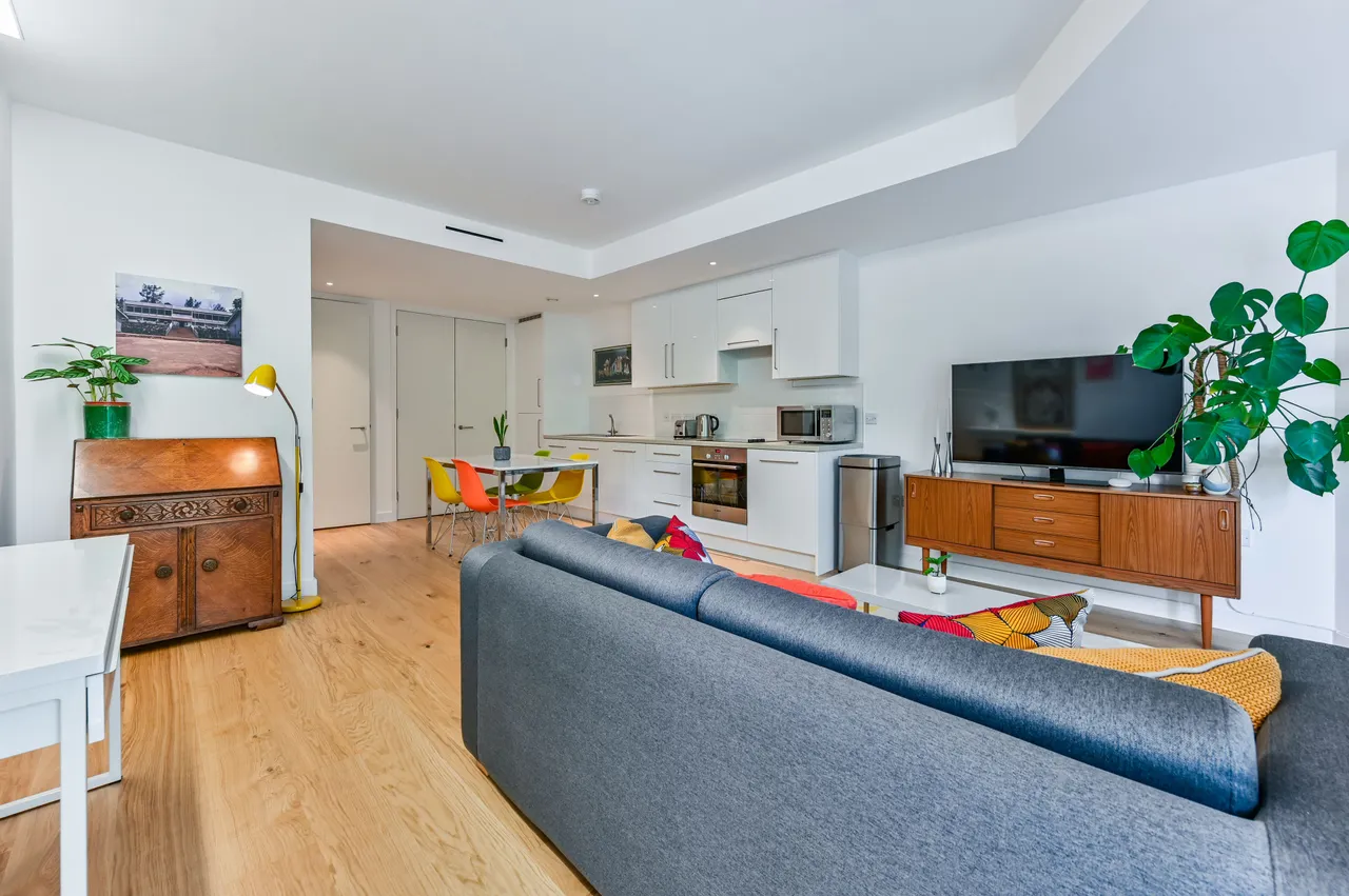 Flat 3, 17 Raydon Street, London, photo 4