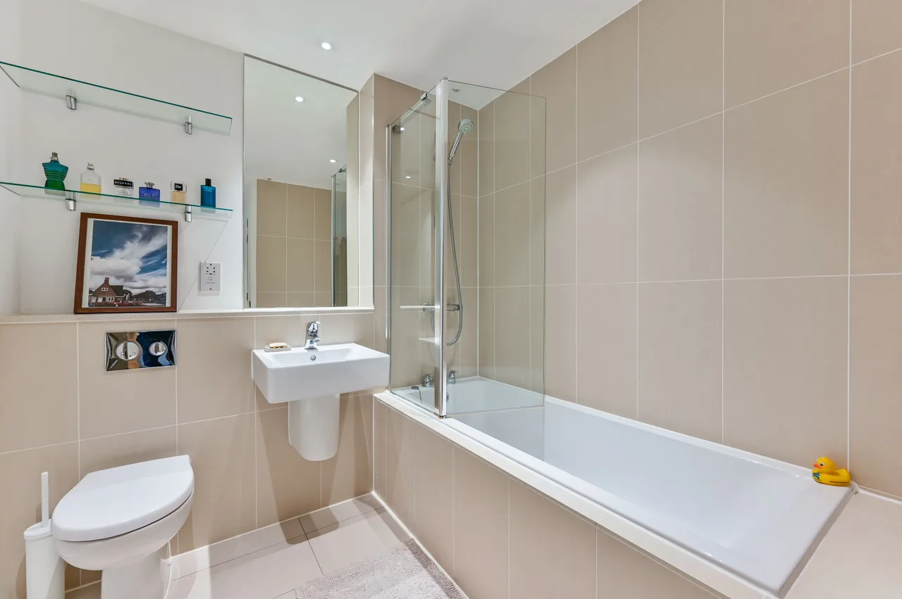 Flat 3, 17 Raydon Street, London, photo 5