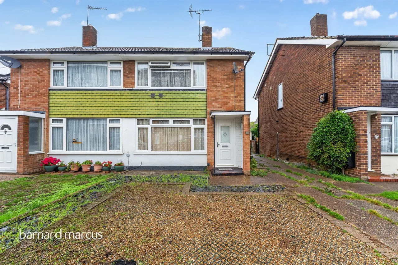 2 bed house for sale, Park Way, Feltham, TW14
