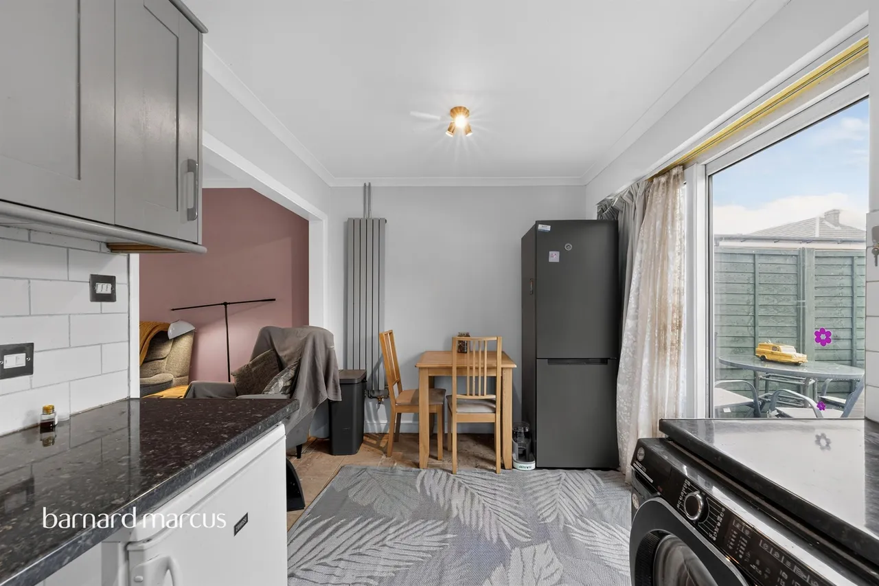 Park Way, Feltham, TW14, photo 4