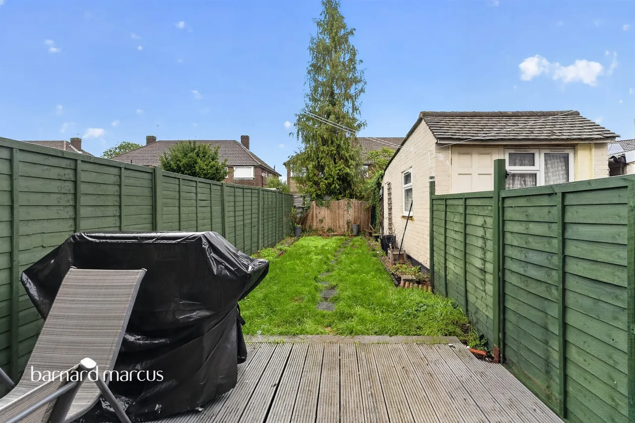 Park Way, Feltham, TW14, photo 14