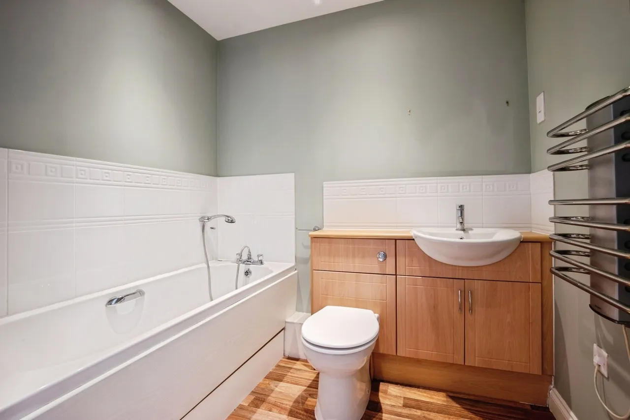 Bluebell Drive, Sittingbourne, Kent, ME10, photo 10