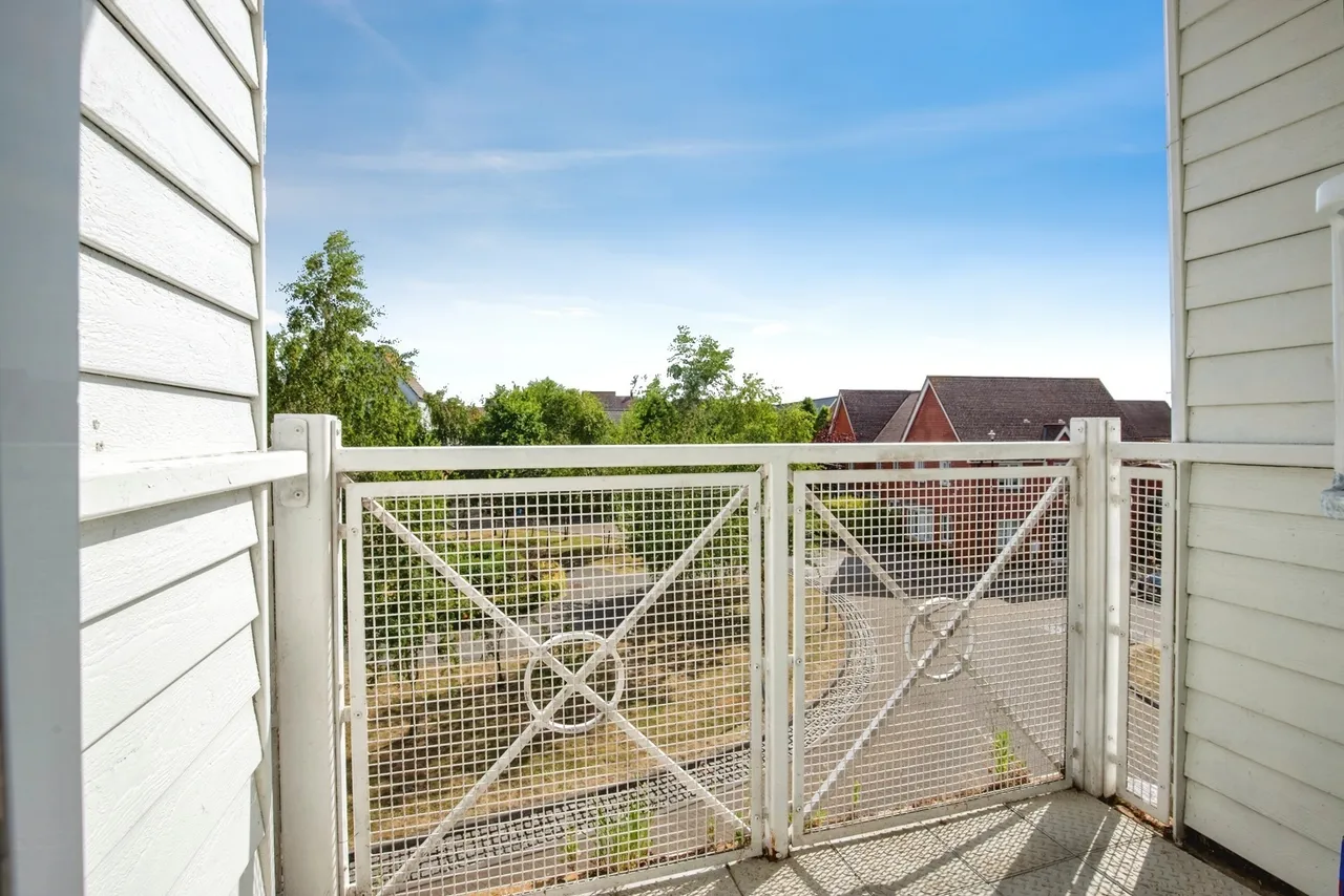 Bluebell Drive, Sittingbourne, Kent, ME10, photo 2