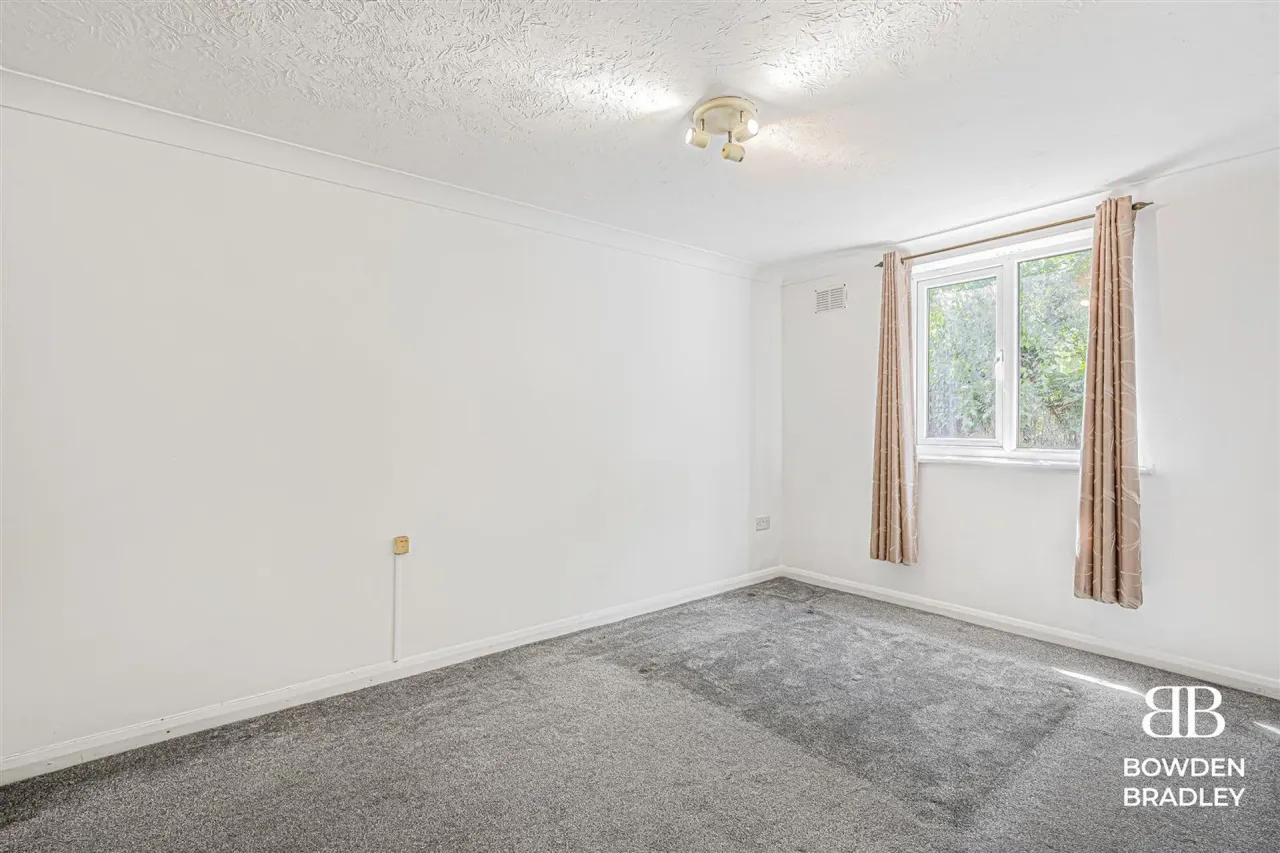 Davids Way, Hainault, IG6, photo 9