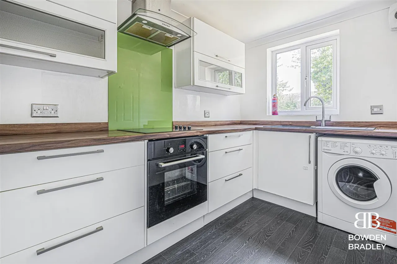 Davids Way, Hainault, IG6, photo 17