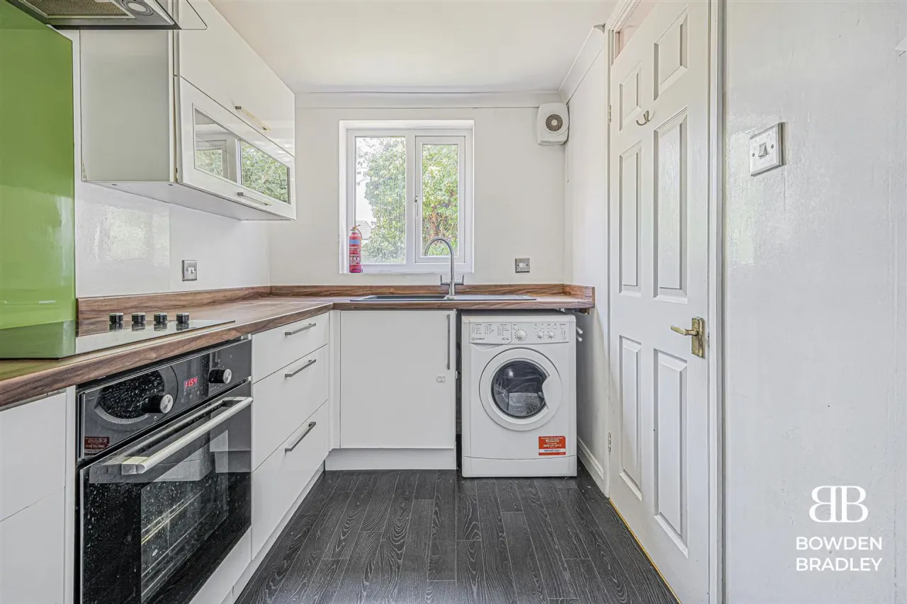 Davids Way, Hainault, IG6, photo 14