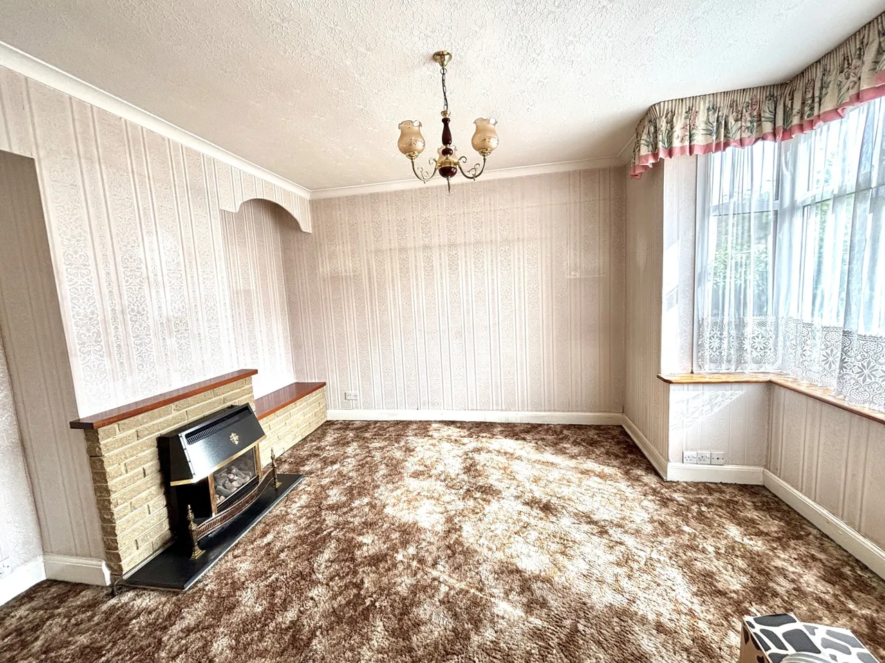 Pooley Avenue, Surrey Egham, TW20, photo 3