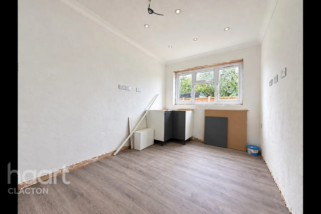 Meadow Way, Clacton-On-Sea, CO15, photo 3