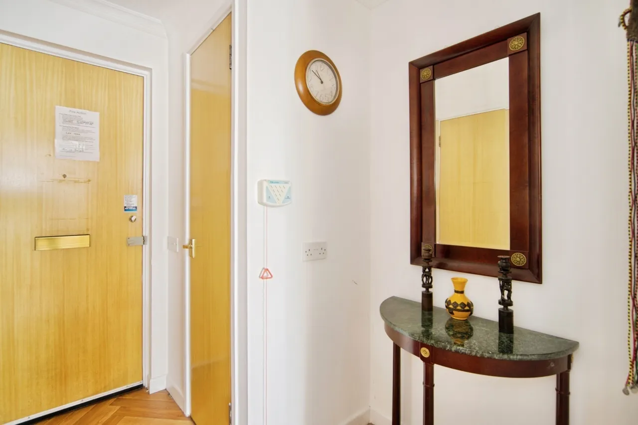 Cambridge Road, London, E11, photo 12