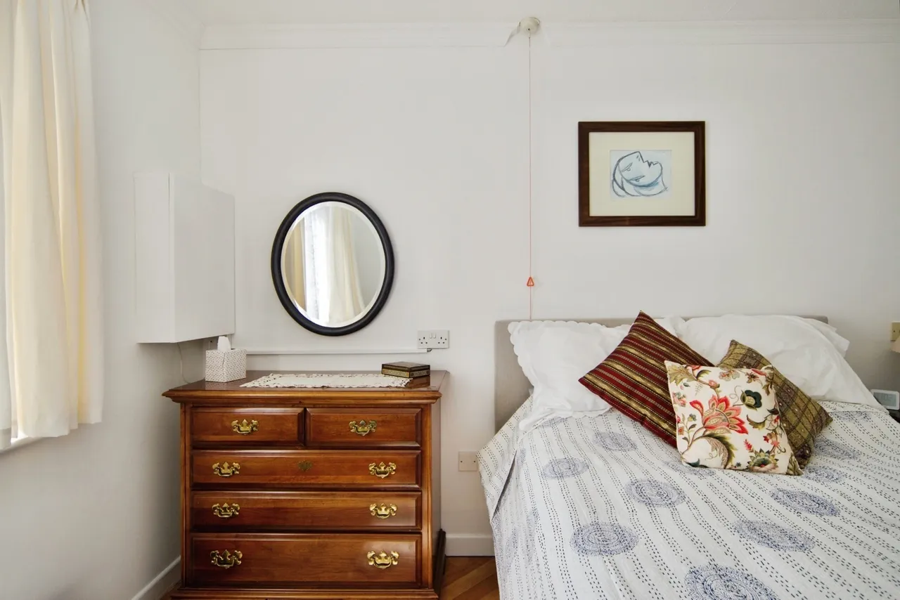 Cambridge Road, London, E11, photo 13