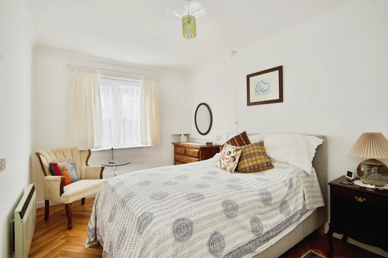 Cambridge Road, London, E11, photo 16