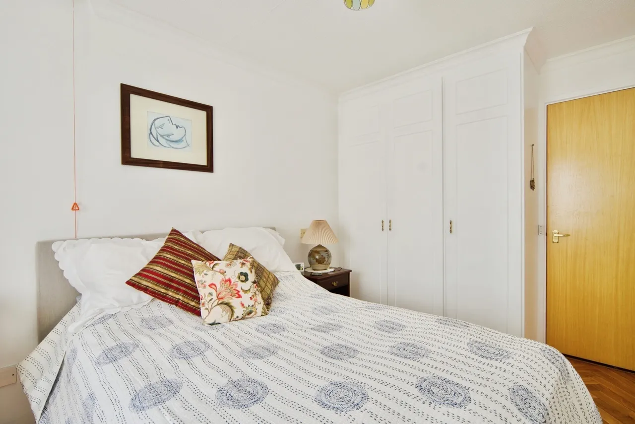 Cambridge Road, London, E11, photo 15