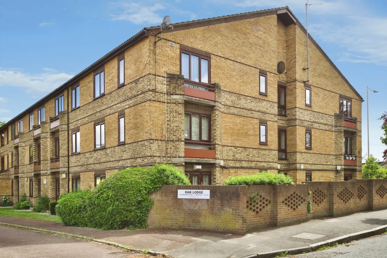 Cambridge Road, London, E11, photo 18