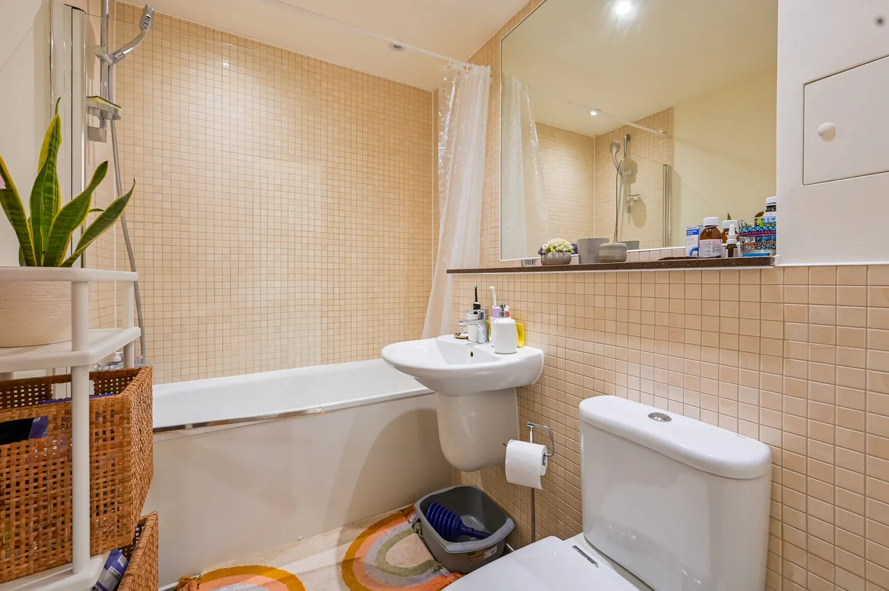 37 Saunders Apartments, Merchant Street, London, photo 4