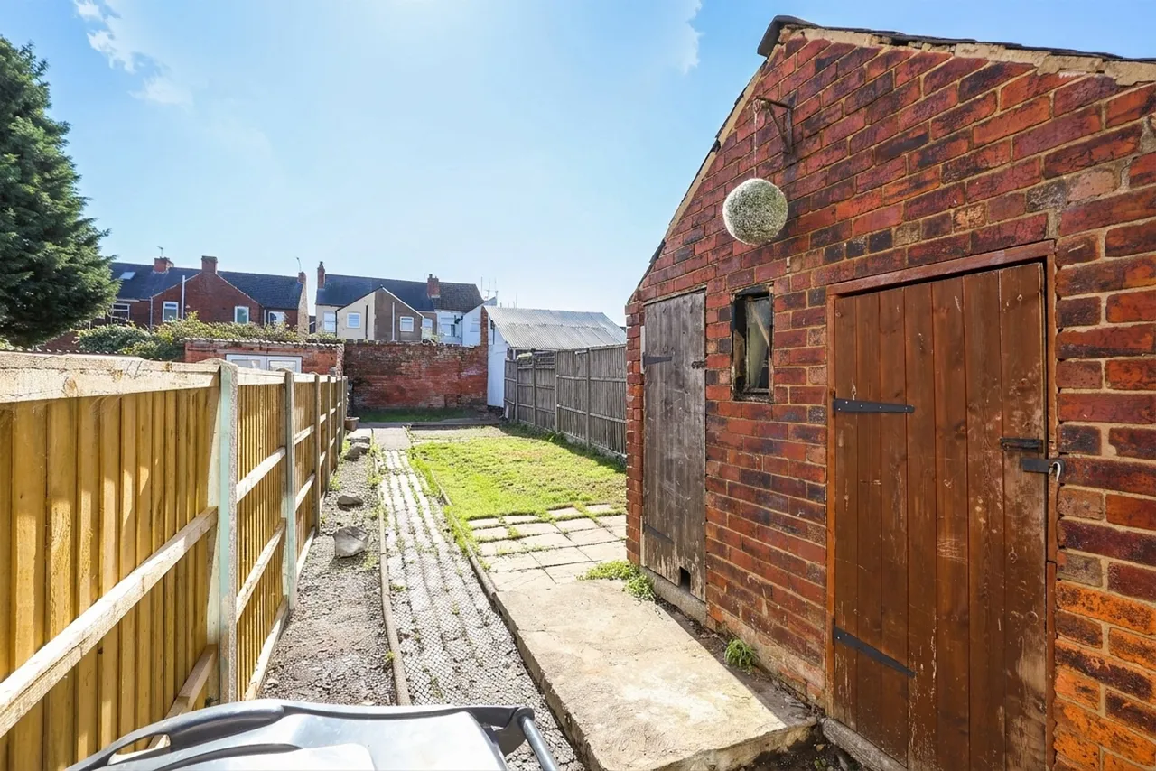 Chapel Road, Grassmoor, S42, photo 23
