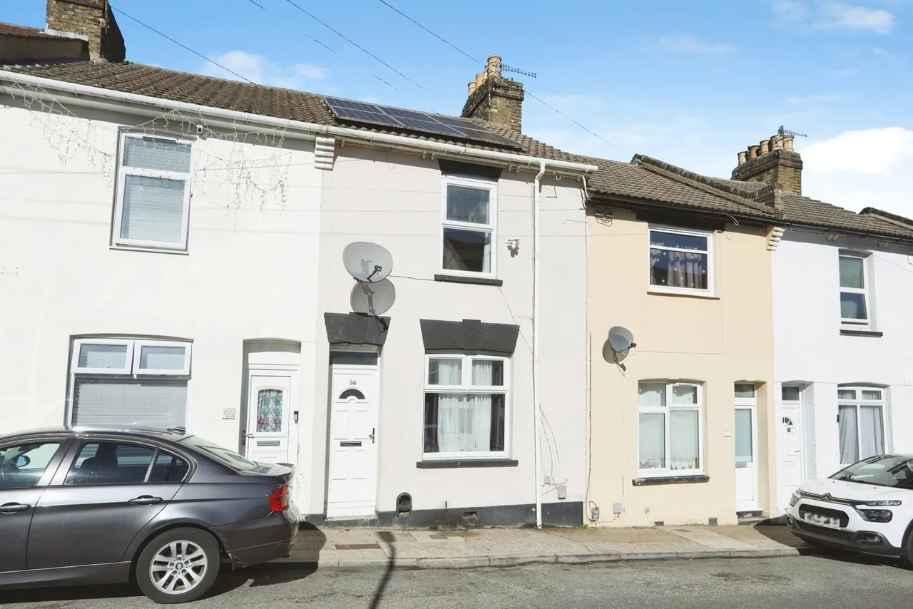 3 bed house for sale, Lester Road, Chatham, ME4
