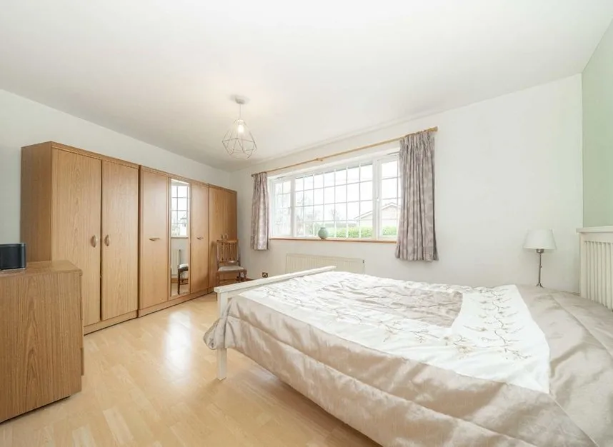 Halliford Road, Sunbury-On-Thames, TW16, photo 5