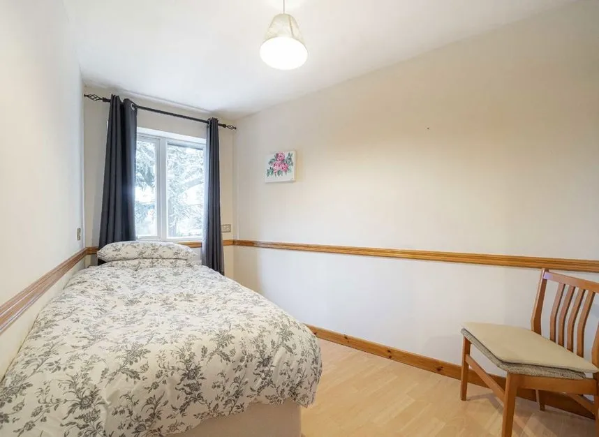 Halliford Road, Sunbury-On-Thames, TW16, photo 8