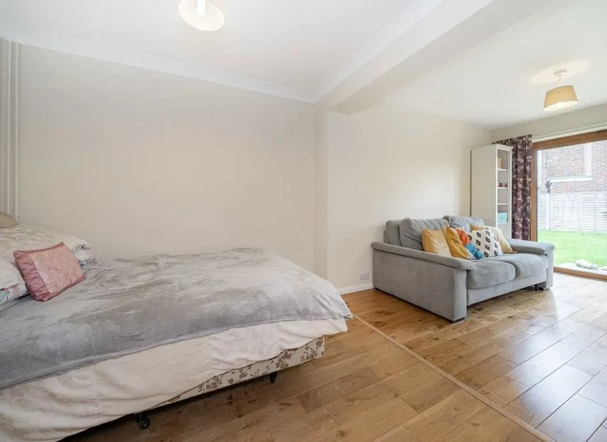 Halliford Road, Sunbury-On-Thames, TW16, photo 10