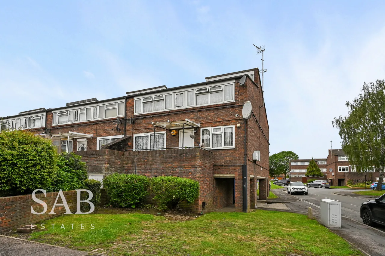 2 bed flat for sale, Mersey Walk, Northolt, UB5