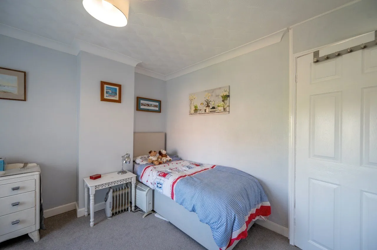 Sea Front, Hayling Island, PO11, photo 9